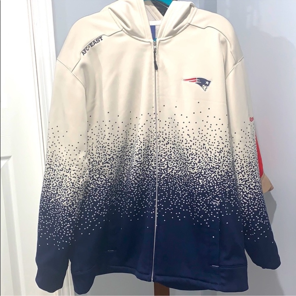 Patriot NFL Hoodie with zipper for Men. Size XL